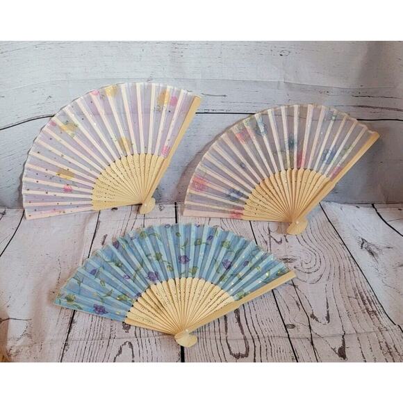 Pretty Silk Fan Lot Of with Flowers Gold Stars Handheld Fan Folding Fans Asian - Picture 1 of 6